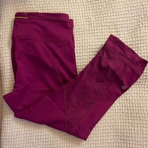 Lululemon Fuchsia Cropped Leggings